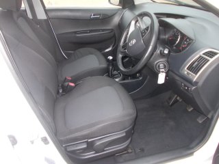 /photos/7253/e92caab7-5bf9-fb78-7465-3601ff2c355f_i320x240.jpg